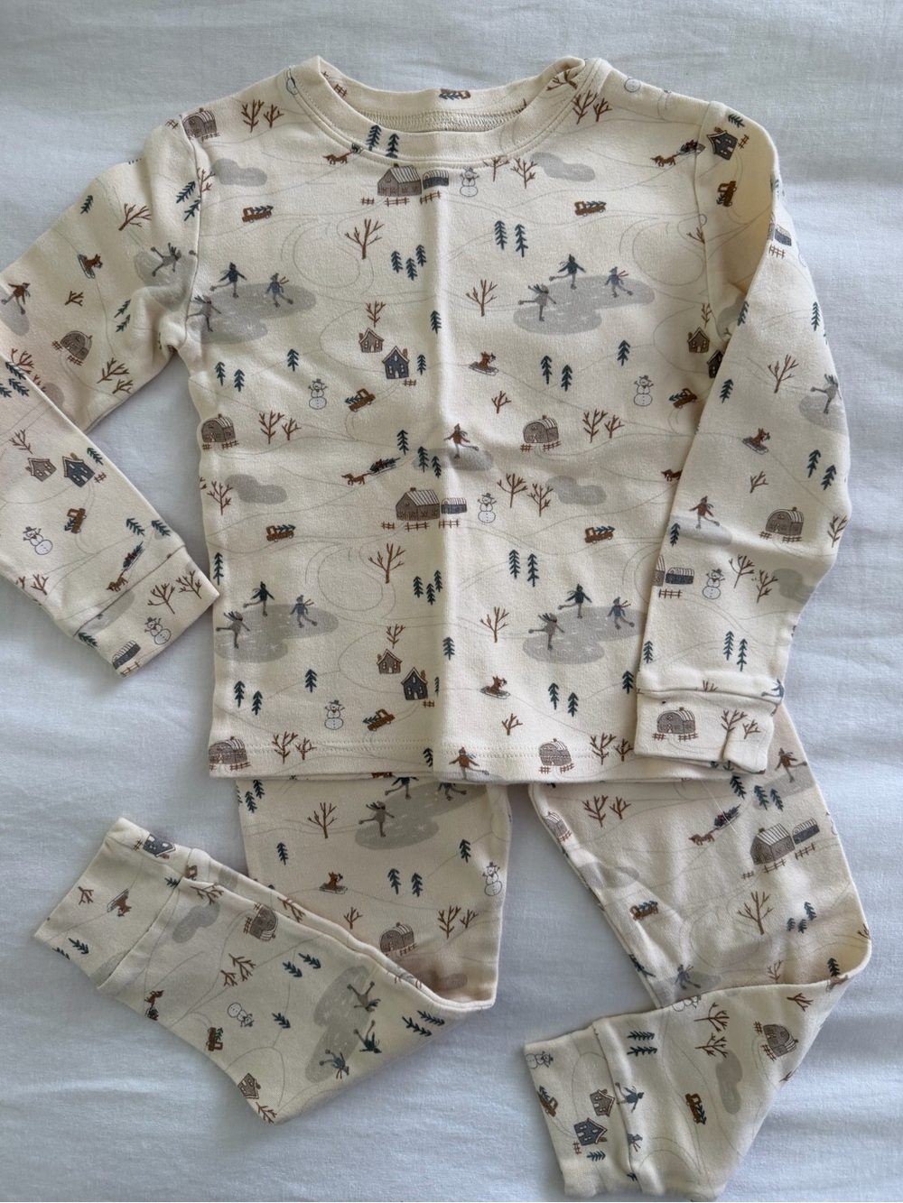 Rylee + Cru Organic Long Sleeve Pajama Set - Winter Town - Size 4-5Y